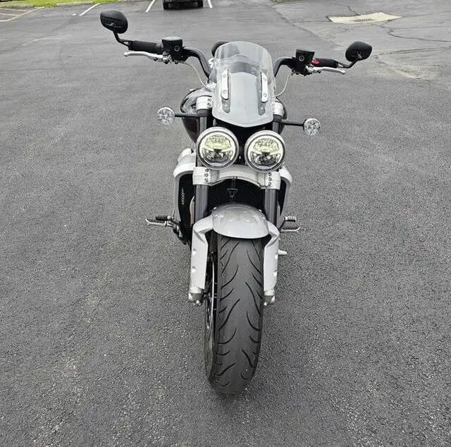 2021 TRIUMPH ROCKET 3 GT: $149 BW! in Street, Cruisers & Choppers in Edmonton - Image 10