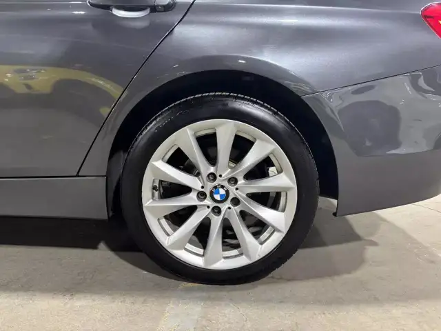 2017 BMW 3-Series 320i xDrive/CUIR/TOIT/NAV/AC/MAGS/CRUISE/23878 in Cars & Trucks in City of Montréal - Image 7
