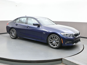 2022 BMW 3 Series 330e x-DRIVE