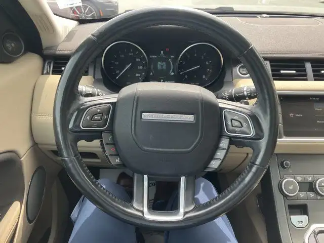 2019 Land Rover Range Rover Evoque SE WINTER TIRES INCLUDED! dans Autos et camions dans Ville d’Halifax - Image 26