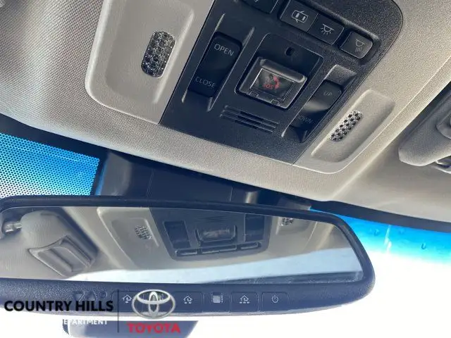 2020 Toyota Camry Hybrid SE - Sunroof - Heated Leather in Cars & Trucks in Calgary - Image 21