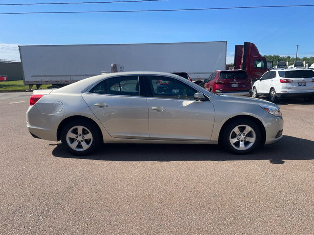 2015 Chevrolet Malibu LT - Sunroof - Remote Start in Cars & Trucks in Moncton - Image 4