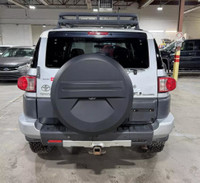 Véhicule très bien entretenu. 82 dossiers d'entretiens!!! Prêt à partir! TOYOTA FJ CRUISER 4WD 2007/... (image 2)