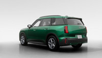 Le tout nouveau *MINI Countryman Cooper SE 2025* est aussi audacieux et aventurier que vous. Que vou... (image 1)