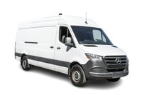 Options: Paroi de séparation intégrale Rétroviseurs extérieurs rabattables électriquement Avertisseu... (image 2)