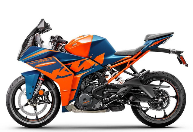 2023 KTM RC 390 in Sport Bikes in Longueuil / South Shore - Image 2