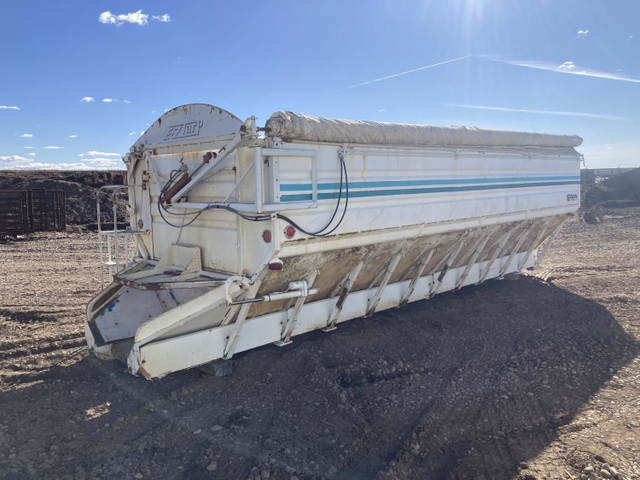 Logan 20 Ft Potato Truck Box BOF10 in Farming Equipment in Edmonton - Image 3