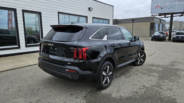 2023 KIA Sorento LX in Cars & Trucks in Calgary - Image 2