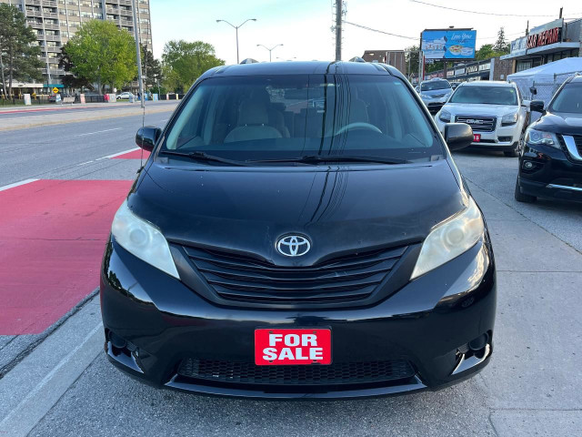 2011 Toyota Sienna in Cars & Trucks in City of Toronto - Image 2