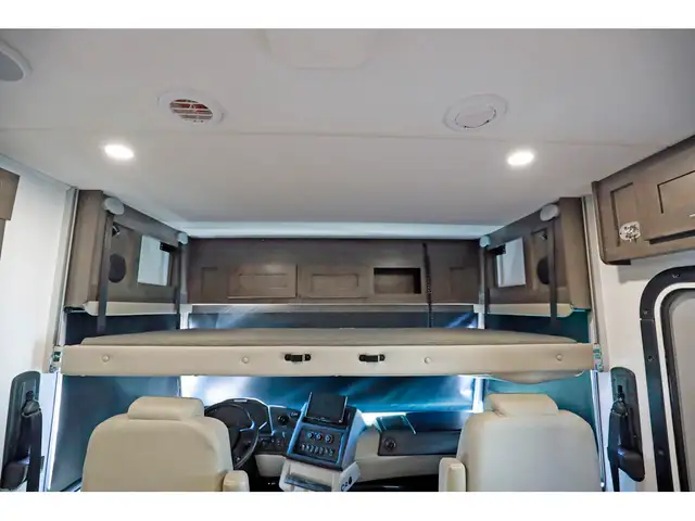 2024 Forest River Georgetown 3 Series 33B3 bunk bed 2024 Classe  in RVs & Motorhomes in Laval / North Shore - Image 24