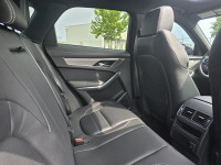 2023 Jaguar F-PACE P250 AWD S Bold Design. Refined Performance. Experience the perfect blend of dyna... (image 4)