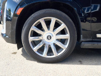 This Cadillac Escalade has a strong Gas V8 6.2L/376 engine powering this Automatic transmission. ENG... (image 9)