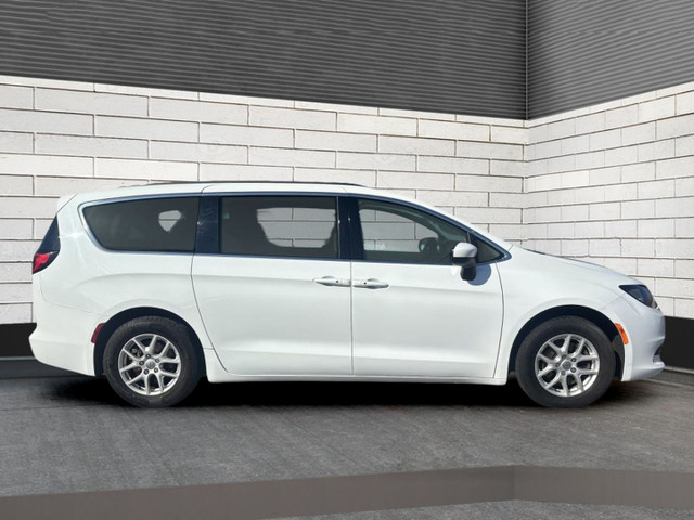 Chrysler Pacifica Touring 2019 à vendre in Cars & Trucks in Laval / North Shore - Image 3