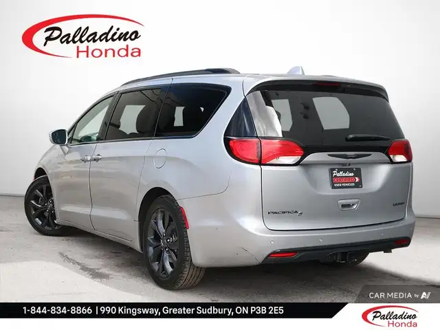 2019 Chrysler Pacifica Limited in Cars & Trucks in Sudbury - Image 5