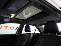 2017 TOYOTA CAMRY HYBRID XLE CUIR TOIT NAVI CAMERA MAGS 2017 TOYOTA CAMRY HYBRID XLE AVEC NAVIGATION... (image 8)
