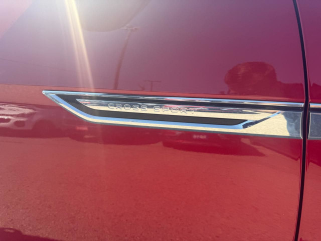 2022 Volkswagen Atlas Cross Sport 3.6 FSI Execline in Cars & Trucks in Sarnia - Image 3