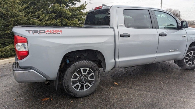 2021 Toyota Tundra 4x4 Crewmax SR5 in Cars & Trucks in Hamilton - Image 3