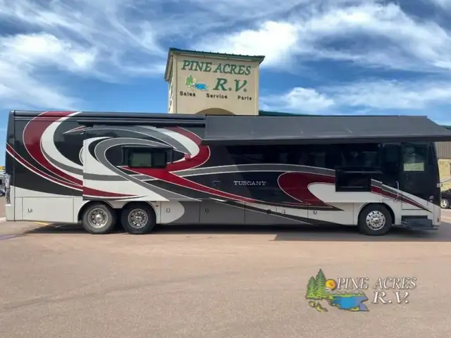 2018 Thor Motor Coach Tuscany 45AT only 029,124 Miles in RVs & Motorhomes in Moncton - Image 2