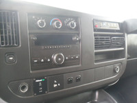 Engine: 8 Cylinder Engine 4.8L/293CI Safety Equipment Energy-absorbing steering column Child safety... (image 9)
