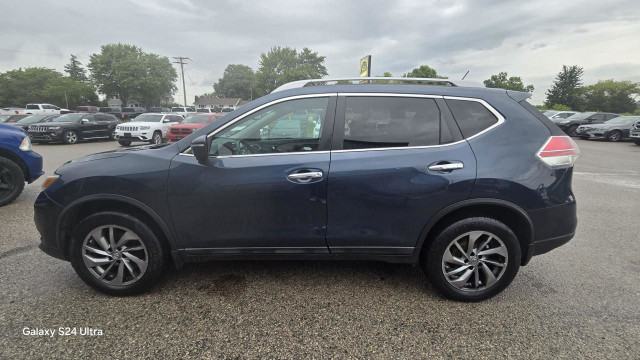 2015 Nissan Rogue SL in Cars & Trucks in London - Image 2