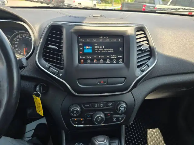 2019 Jeep Cherokee dans Autos et camions dans Ottawa - Image 16