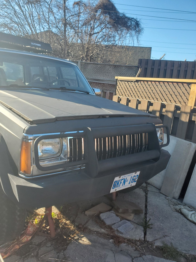 1988 Jeep Cherokee Laredo in Cars & Trucks in Oshawa / Durham Region