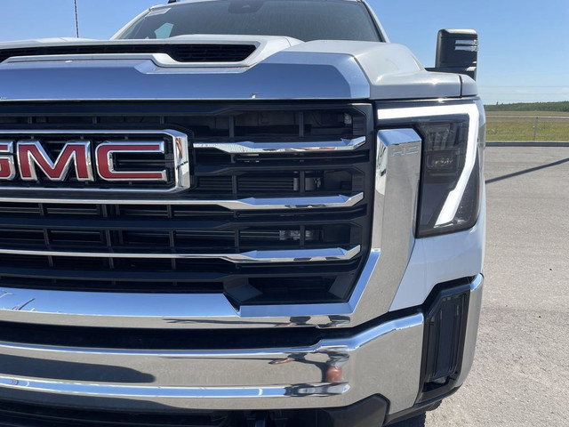 2025 GMC Sierra 3500HD SLE in Cars & Trucks in Calgary - Image 3