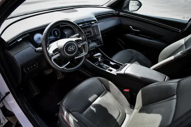 2024 Hyundai Santa Cruz Ultimate • SUNROOF • NAV • COOLED SEATS dans Autos et camions dans Cornwall - Image 12