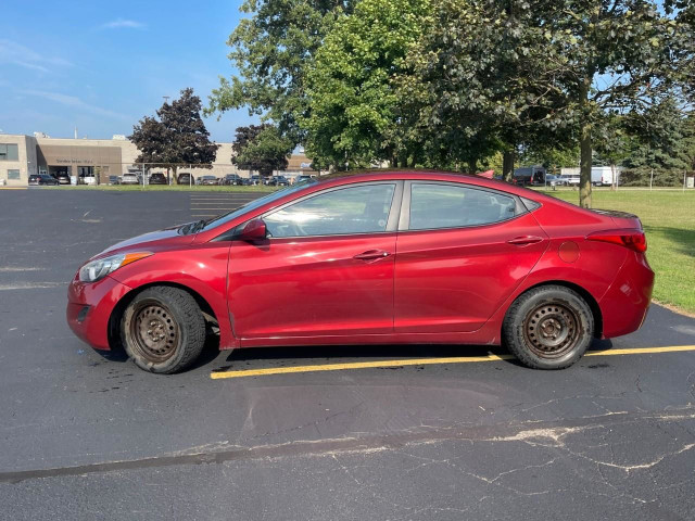 2013 Hyundai Elantra good first vehicle | cruise control | po... in Cars & Trucks in London - Image 2