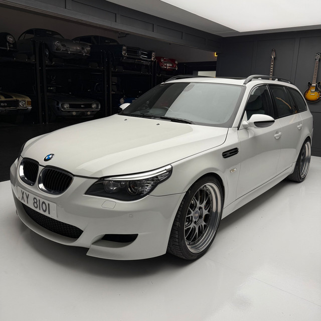2008 BMW M5 in Cars & Trucks in Guelph - Image 2
