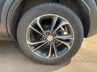 Hands Free Liftgate, Aluminum Wheels, Leather Steering Wheel, Chrome Exterior Accent, Alloy Wheels!... (image 4)