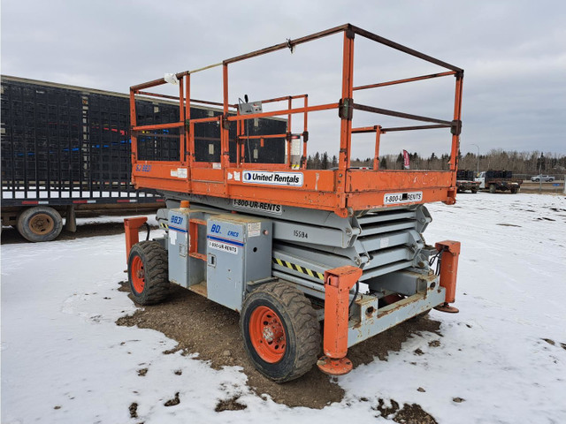 1997 Skyjack 31 Ft 4X4 Scissor Lift SJ8831 in Heavy Equipment in Kamloops - Image 2