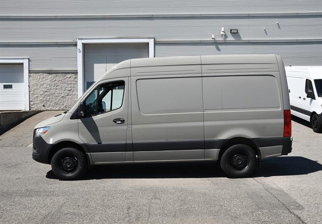 2025 Mercedes-Benz Sprinter 2500 144 Wheelbase High Roof RWD in Cars & Trucks in Laval / North Shore - Image 3