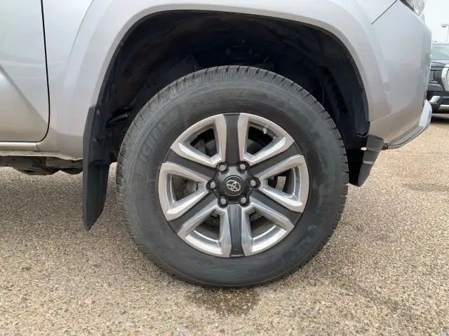 2018 Toyota Tacoma dans Autos et camions dans Medicine Hat - Image 12