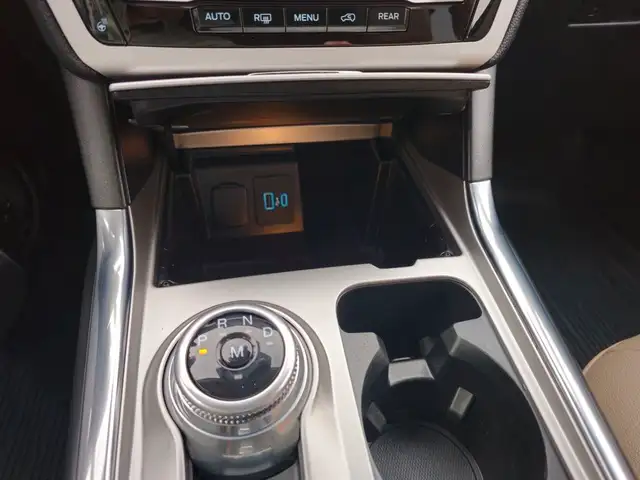 2020 Ford Explorer XLT 4WD in Cars & Trucks in Chatham-Kent - Image 26