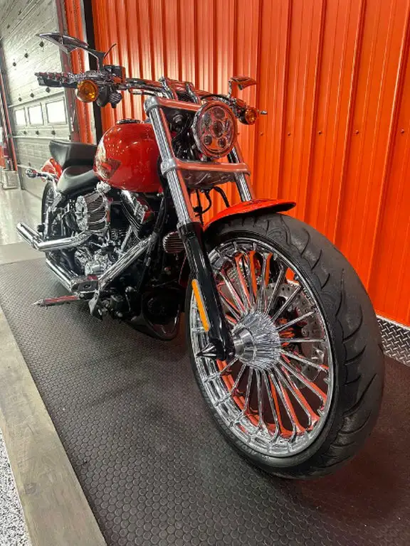 2017 Harley-Davidson Breakout in Street, Cruisers & Choppers in Moncton - Image 3