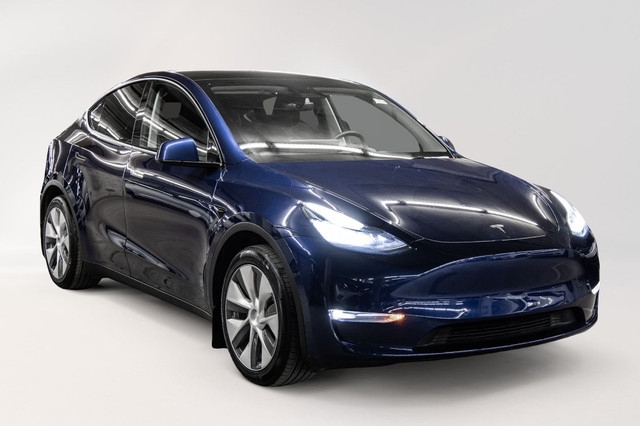 2021 Tesla Model Y Standard Range Super Propre!  Belle couleur in Cars & Trucks in City of Montréal - Image 3