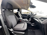 CLEAN CARFAX | 84 MONTHS FINANCING, $198 B/W +HST & LIC. O.A.C !!! | MUST SEE! This 2022 Ford Edge i... (image 9)