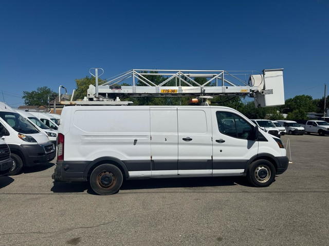 Ford Transit Cargo Van T-350 toit bas 148 po Nacelle 2017 à vend in Cars & Trucks in Laval / North Shore - Image 3