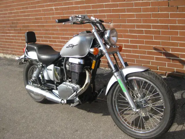 2008 Boulevard S40 Suzuki in Street, Cruisers & Choppers in City of Toronto - Image 3