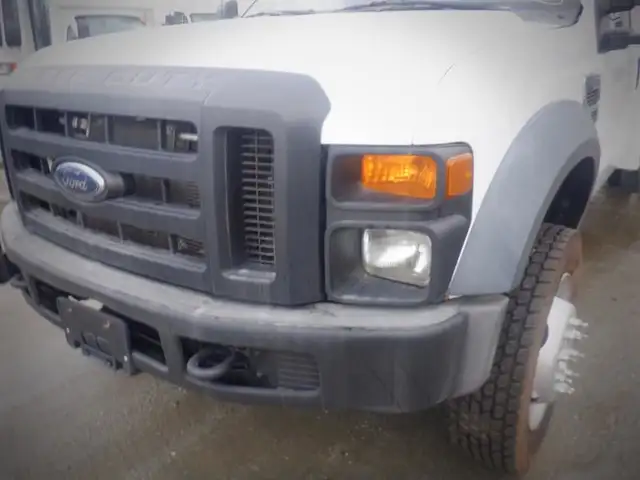 2008 ford F-550 Dump Box 2WD in Heavy Trucks in Richmond - Image 15