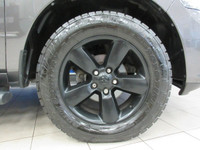 RAM 1500 CLASSIC 2022 EXPRESS NIGHT EDITION V8 5.7 LITRES HEMI 4X4 CREW-CAB BOITE 5.7 PIEDS TOUT ÉQU... (image 8)