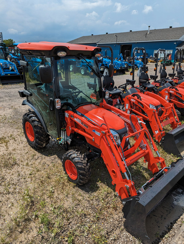 Kioti CX2510 HCB Cab Sub Compact Tractor (Heat and A/C) dans Équipement agricole  à Ottawa - Image 4