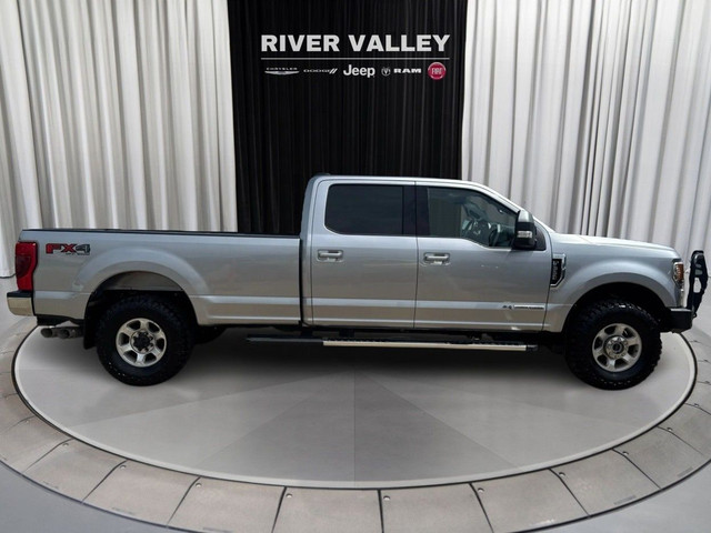 2022 Ford Super Duty F-350 SRW in Cars & Trucks in Strathcona County - Image 2