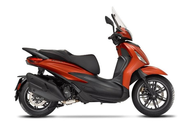 2023 PIAGGIO BV 400 S dans Scooters et minimotos  à Saguenay