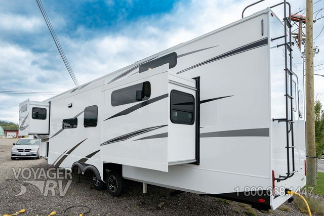 2024 Grand Design Solitude 391DL in Travel Trailers & Campers in Kelowna - Image 4