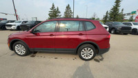 Odometer is 4160 kilometers below market average! This Volkswagen Tiguan is equipped with: Cloth Sea... (image 5)