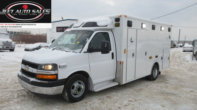 2017 CHEVY Express 3500 AMBULANCE in Cars & Trucks in Edmonton - Image 2