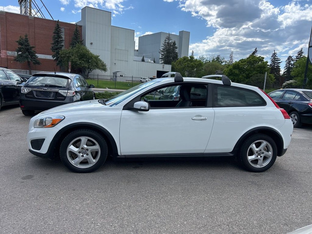2012 Volvo C30 T5 in Cars & Trucks in Calgary - Image 3