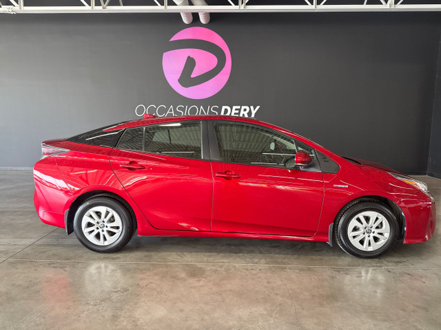 2016 Toyota Prius ROUGE HYBRIDE SIÈGES CHAUFFANTS CAMÉRA DE RECU in Cars & Trucks in Saint-Jean-sur-Richelieu